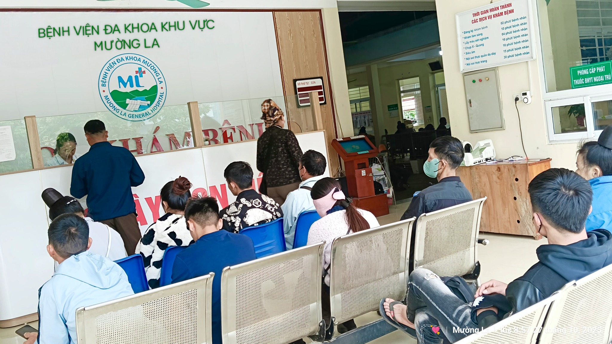 KHÔNG KHÍ NGÀY ĐẦU TUẦN TẠI KHOA KHÁM BỆNH - BỆNH VIỆN ĐA KHOA KHU VỰC MƯỜNG LA